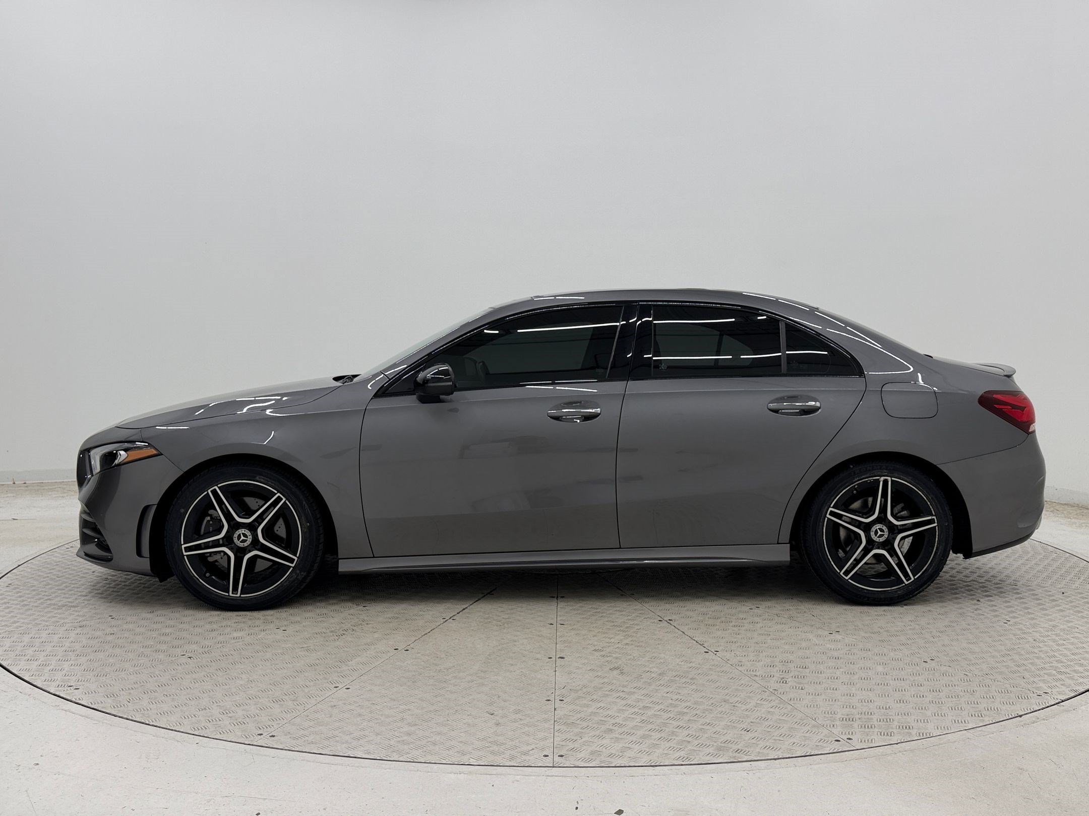 Used 2019 Mercedes-Benz A 220 image 2