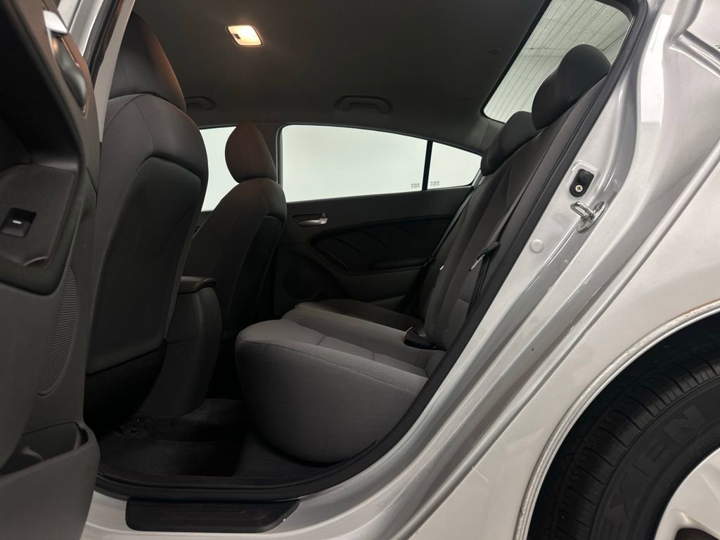 Used 2017 Kia Forte LX image 17