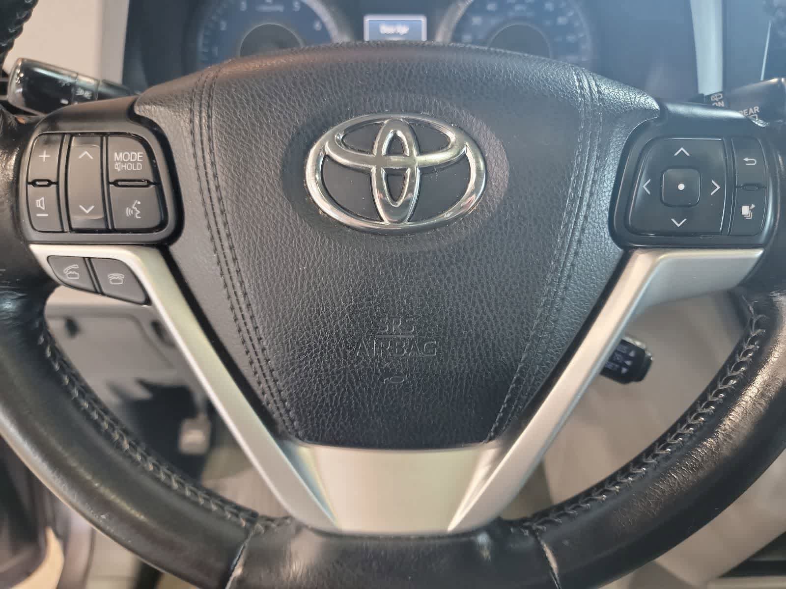 Used 2016 Toyota Sienna XLE FWD image 20