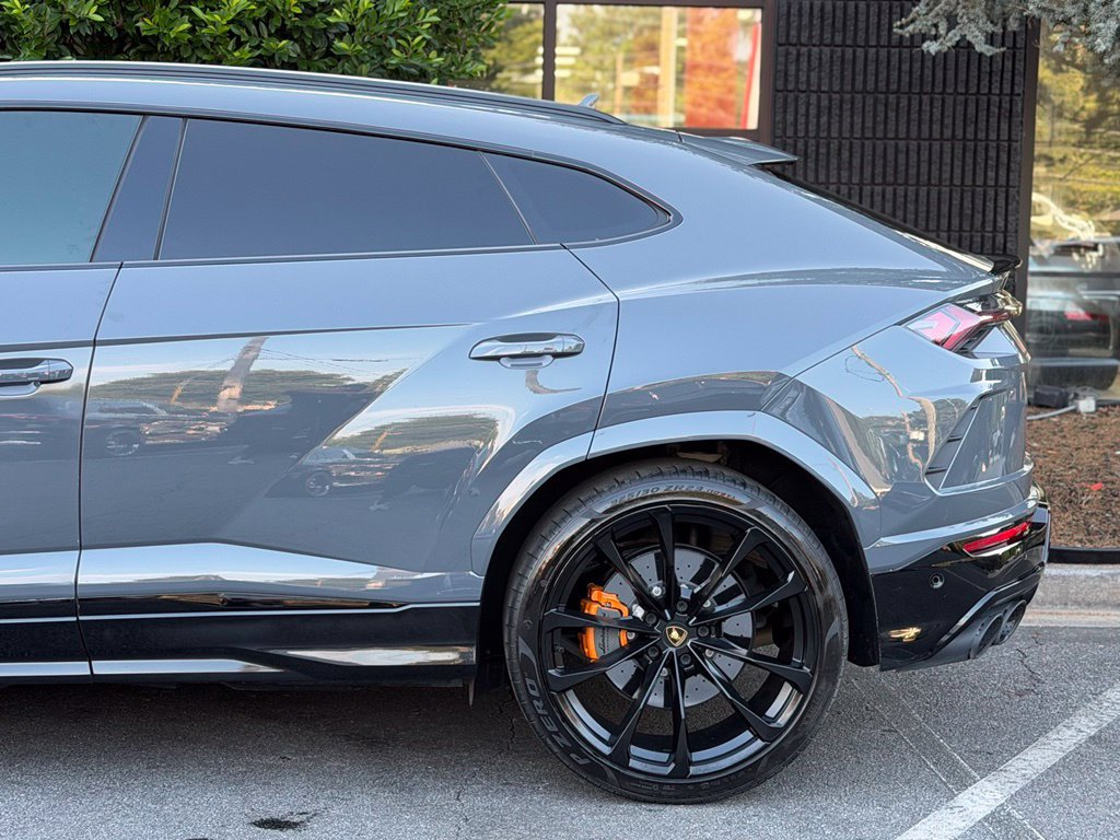 Used 2022 Lamborghini Urus AWD/4WD image 11