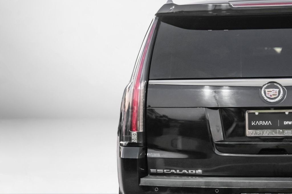 Used 2015 Cadillac Escalade Luxury image 51