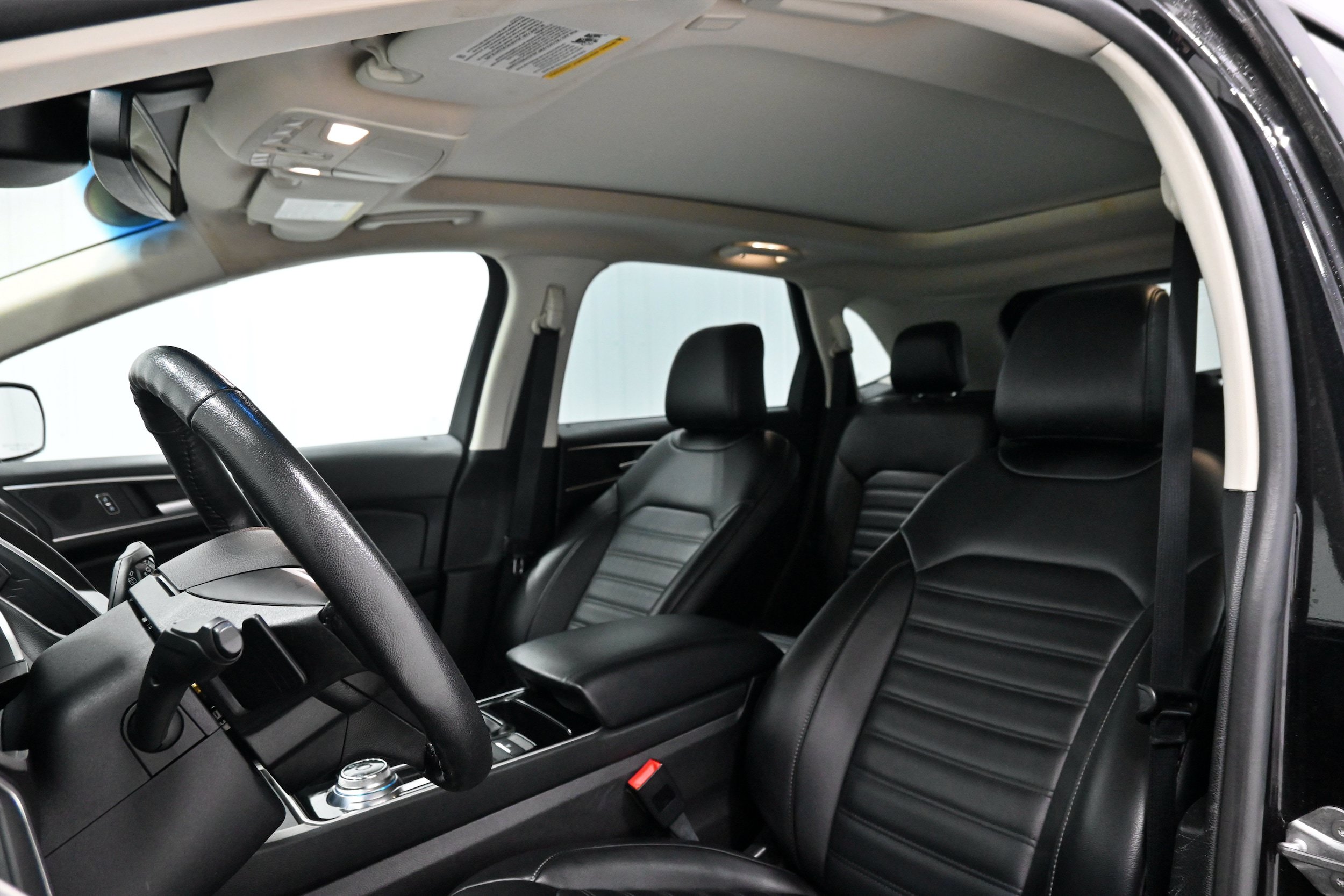 Used 2020 Ford Edge SEL w/ Cold Weather Package AWD/4WD image 6