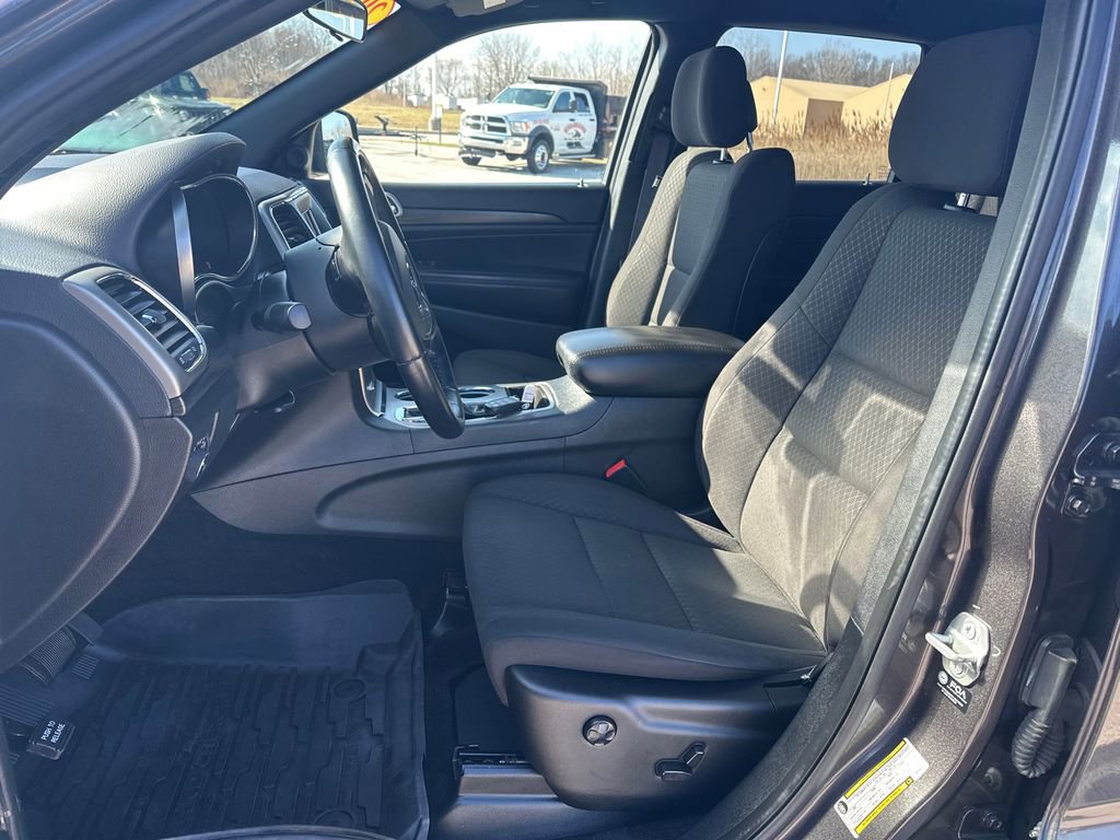 Used 2021 Jeep Grand Cherokee Laredo image 8