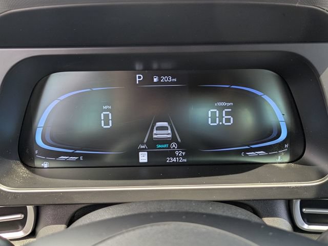 Used 2025 Hyundai Elantra SE FWD image 17