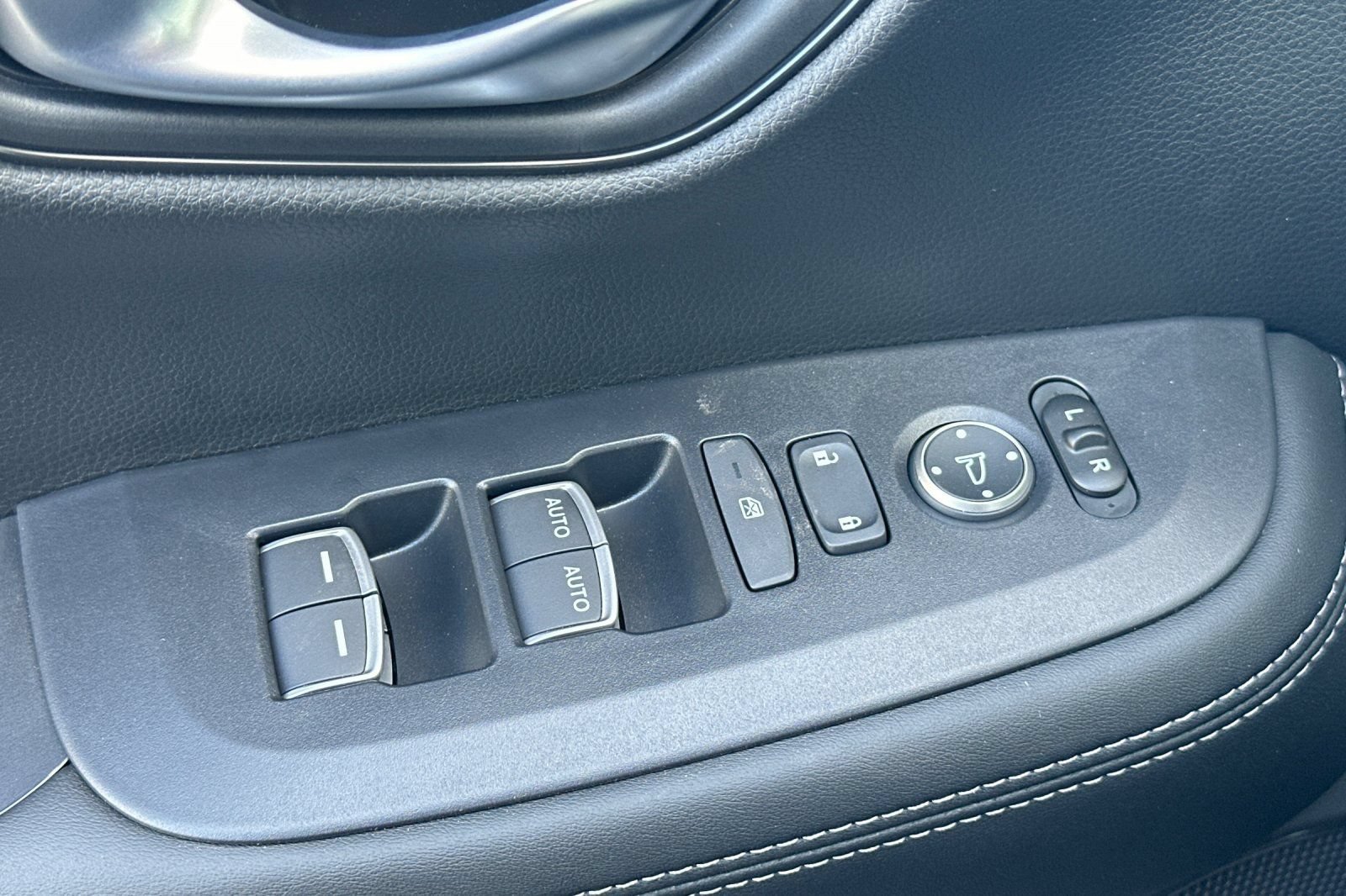 Certified 2026 Honda HR-V EX-L image 34