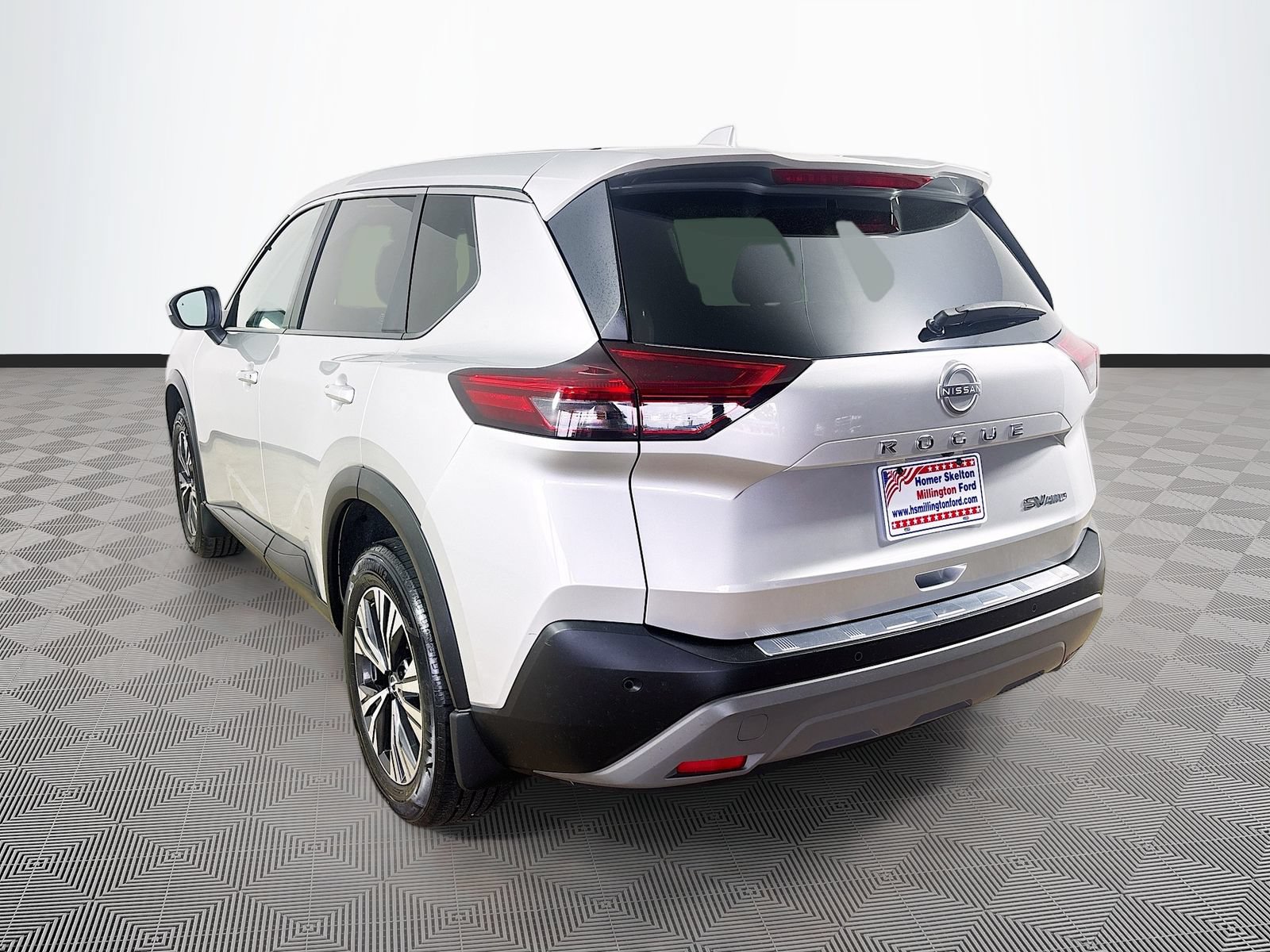 Used 2023 Nissan Rogue SV AWD/4WD image 5