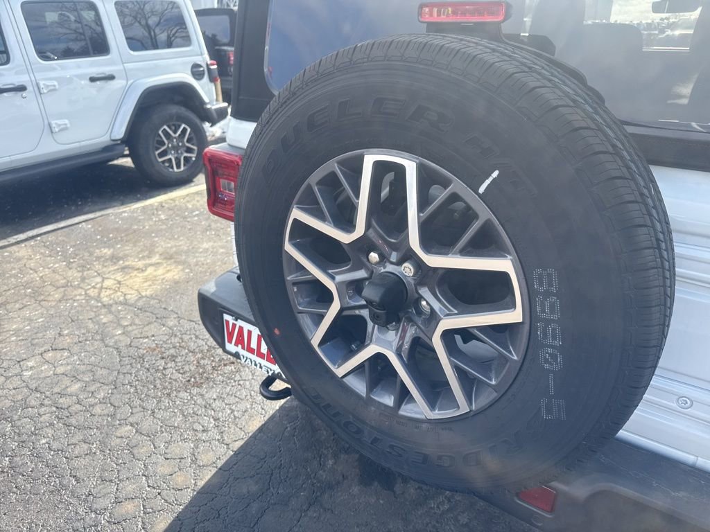 New 2025 Jeep Wrangler Sahara image 48