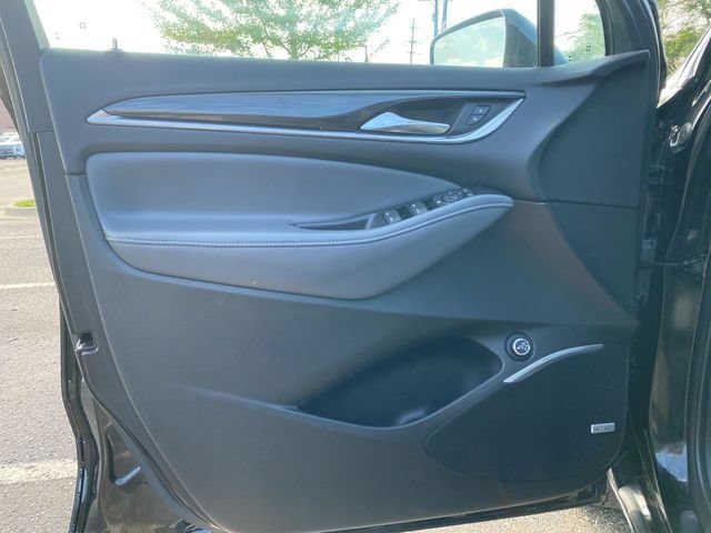 Used 2021 Buick Enclave Essence w/ Sport Touring Edition FWD image 21