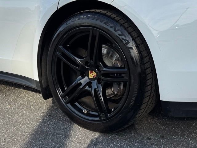 Used 2018 Porsche Panamera RWD image 24