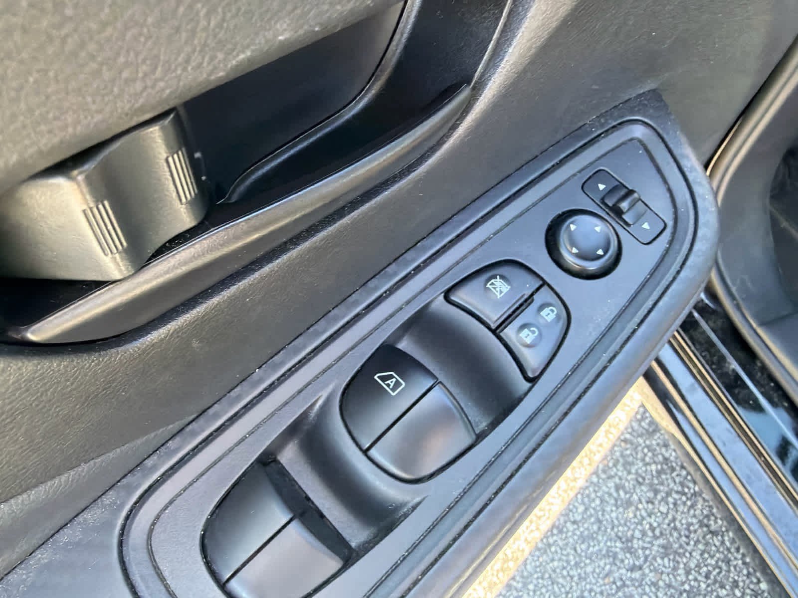 Used 2025 Nissan Versa S w/ S Plus Package image 24