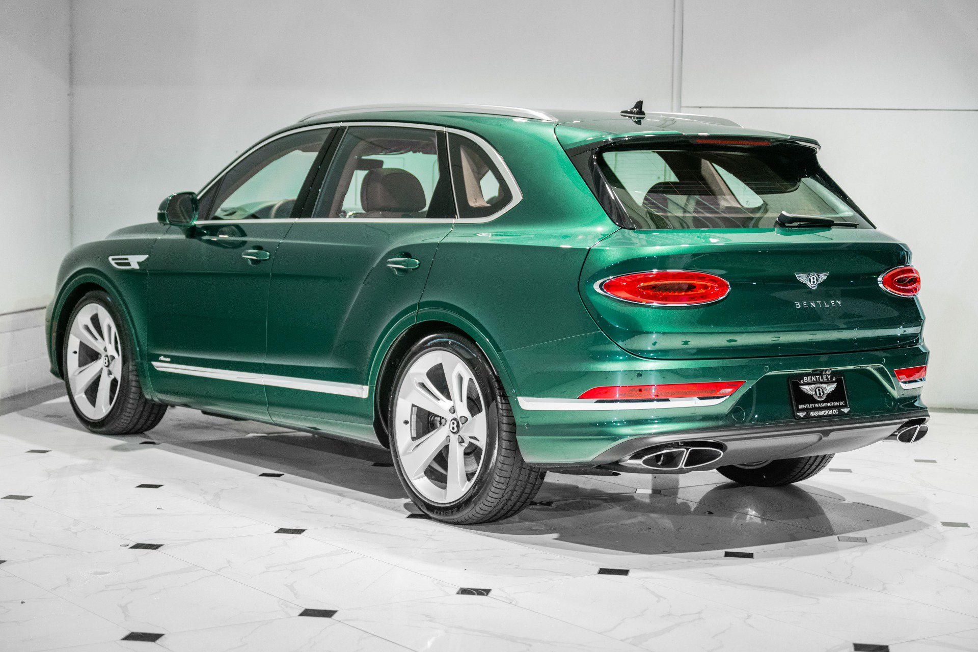 New 2025 Bentley Bentayga image 3