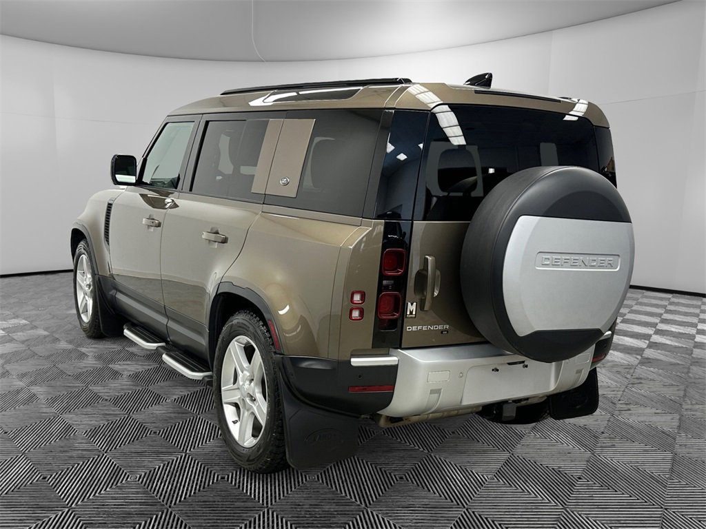 Used 2020 Land Rover Defender 110 SE image 3