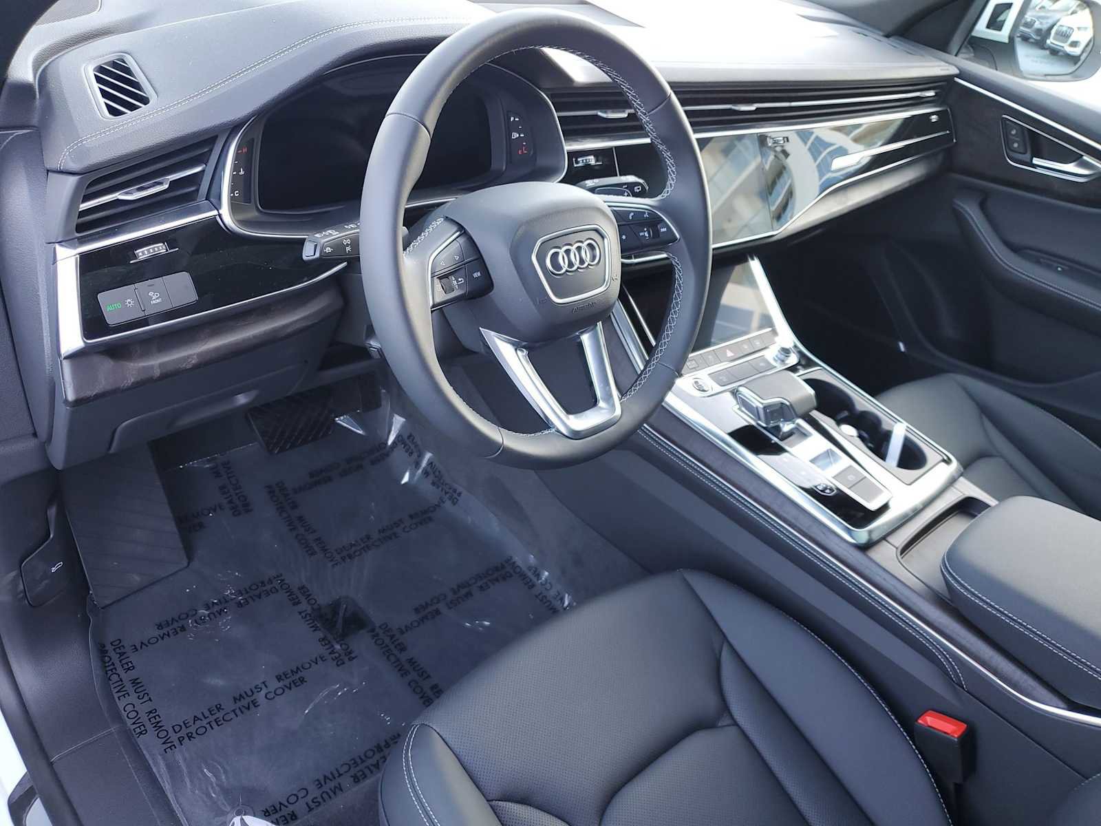 Used 2023 Audi Q8 Premium Plus w/ Premium Plus Package AWD/4WD image 2