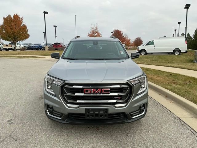 Used 2024 GMC Terrain AT4 image 12