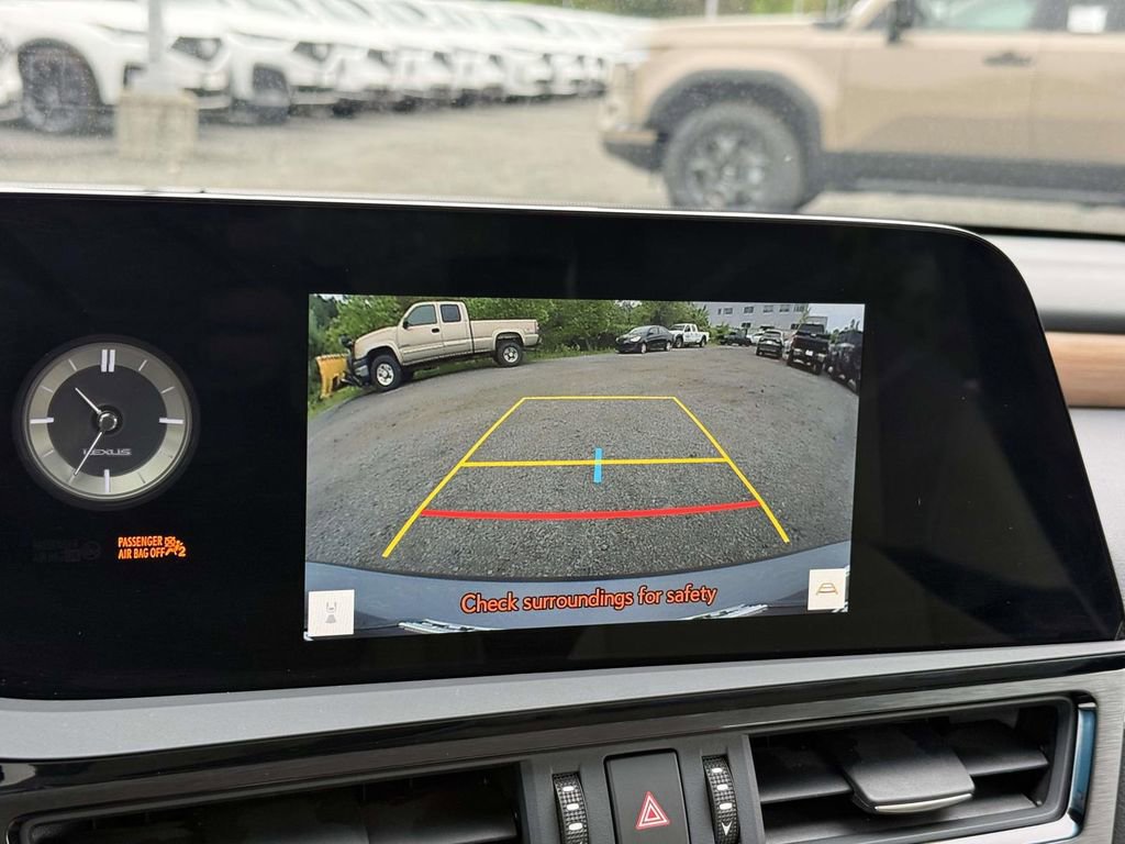 Used 2024 Lexus ES 350 w/ Premium Package FWD image 11