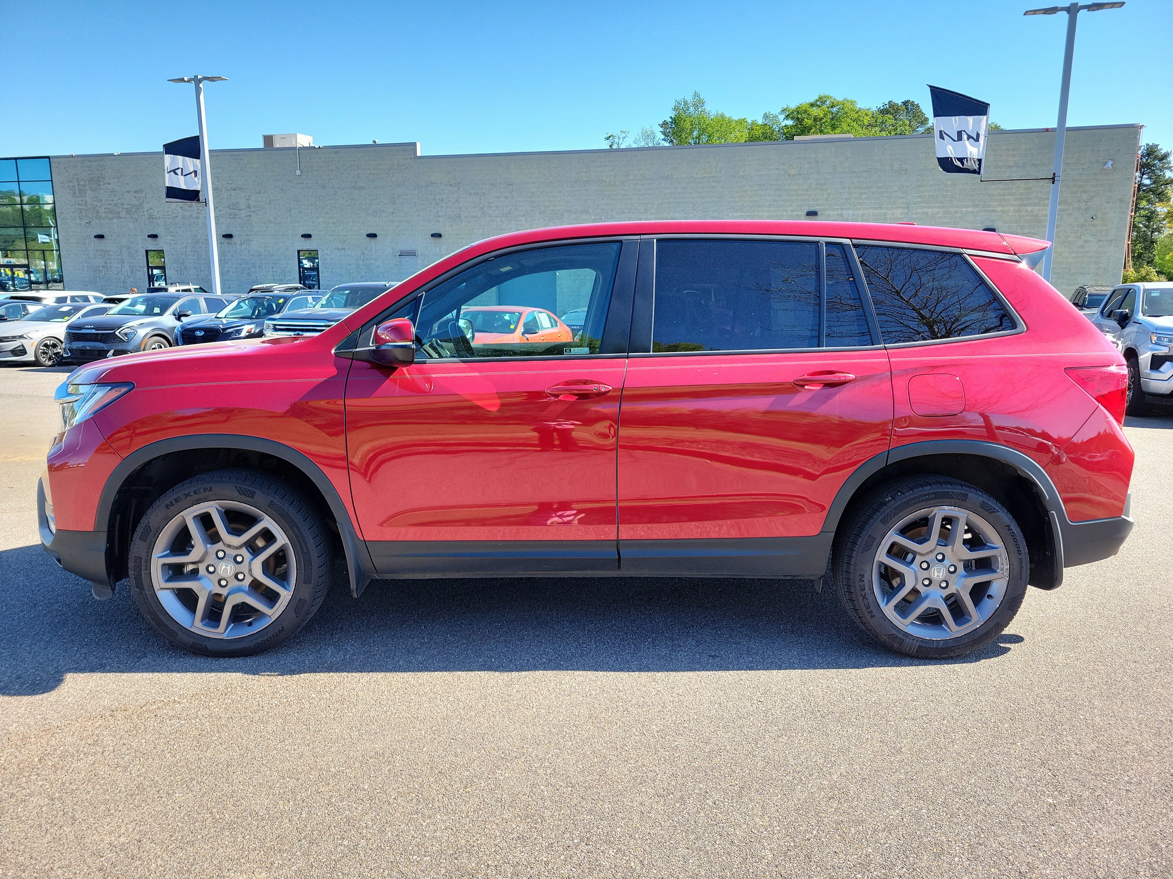 Used 2023 Honda Passport EX-L image 25