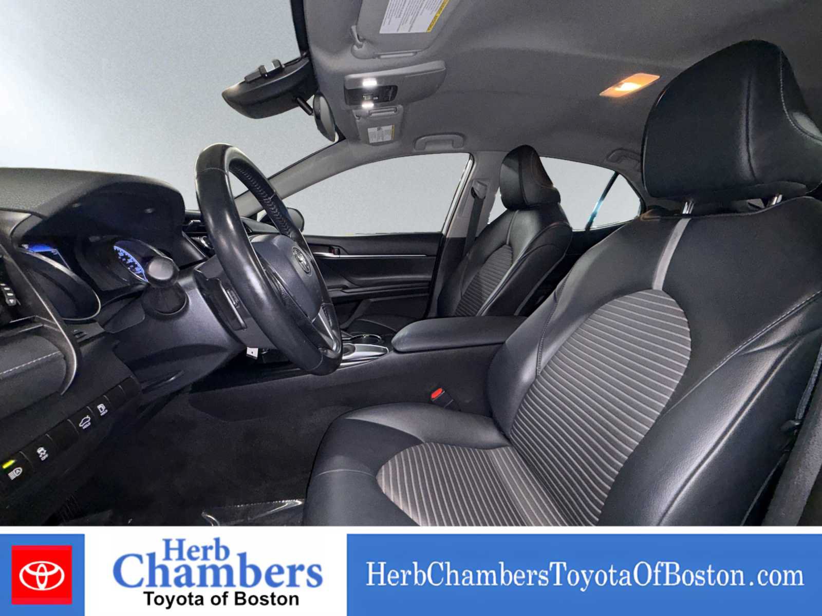 Used 2020 Toyota Camry SE FWD image 7