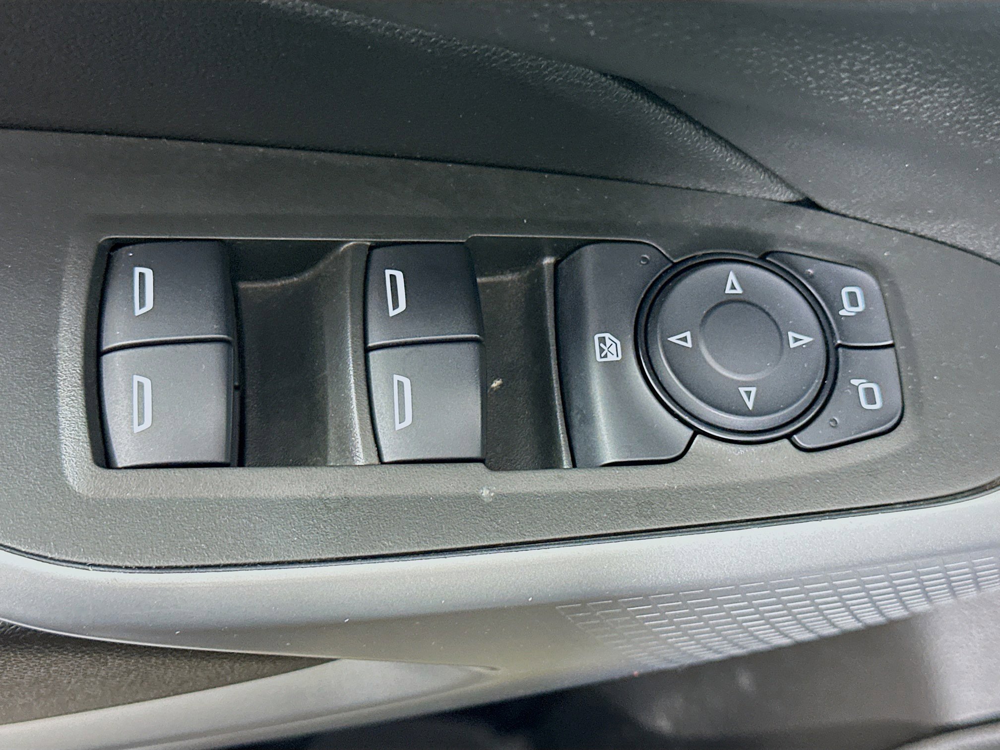 Used 2024 Chevrolet Trax LS FWD image 15