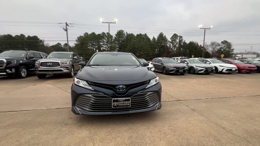 Used 2020 Toyota Camry XLE image 9