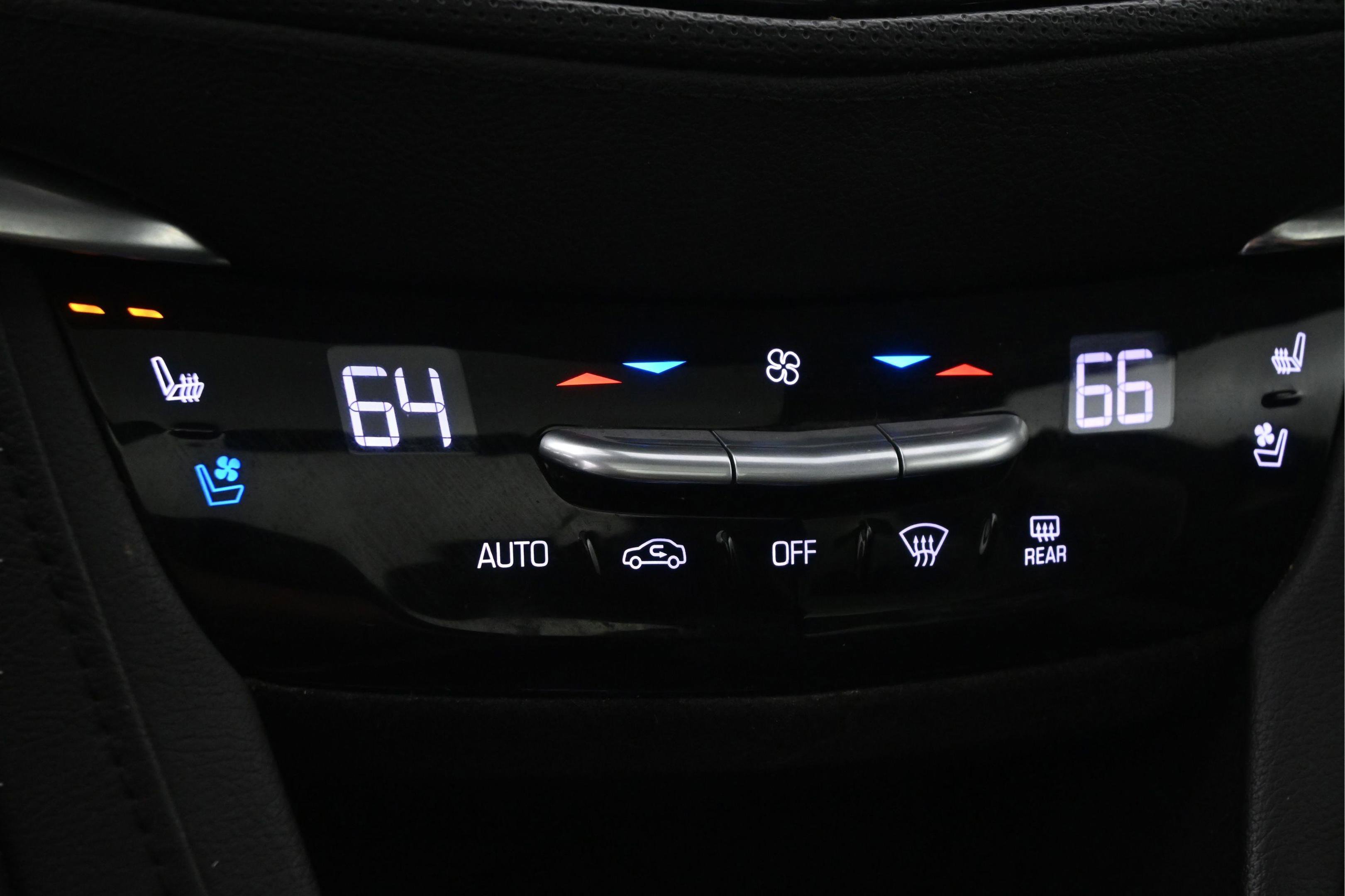 Used 2017 Cadillac XT5 Premium Luxury FWD image 23
