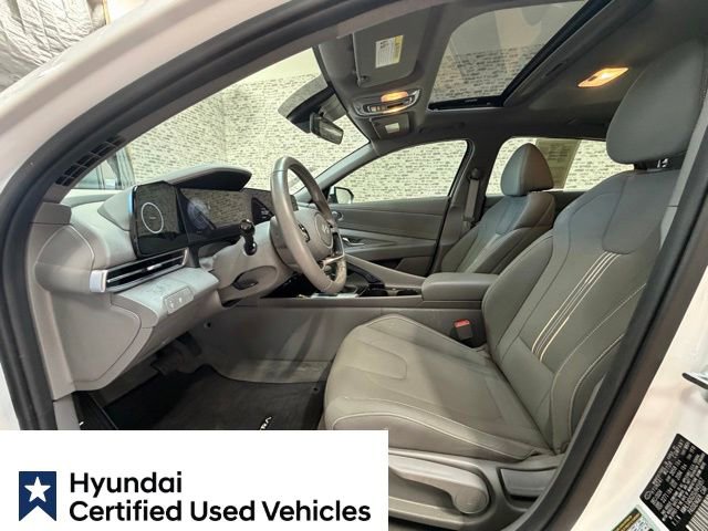 Used 2025 Hyundai Elantra SEL FWD image 18