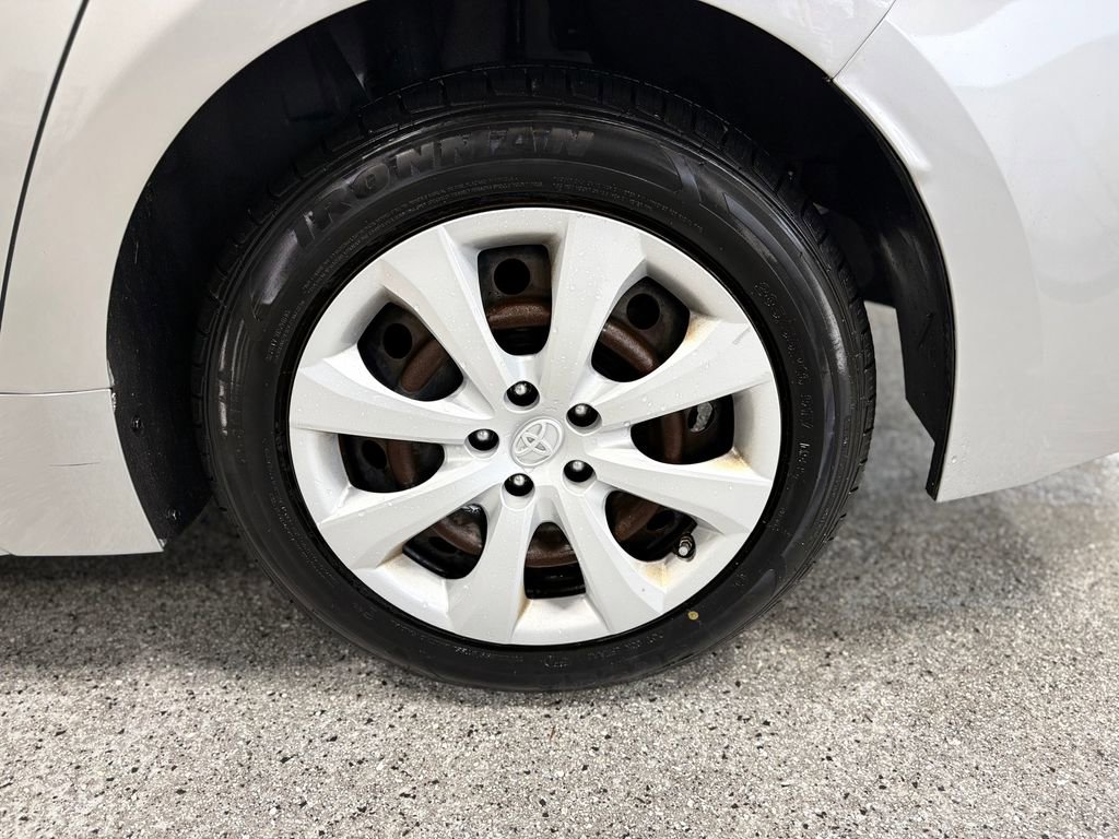 Used 2021 Toyota Corolla LE image 25