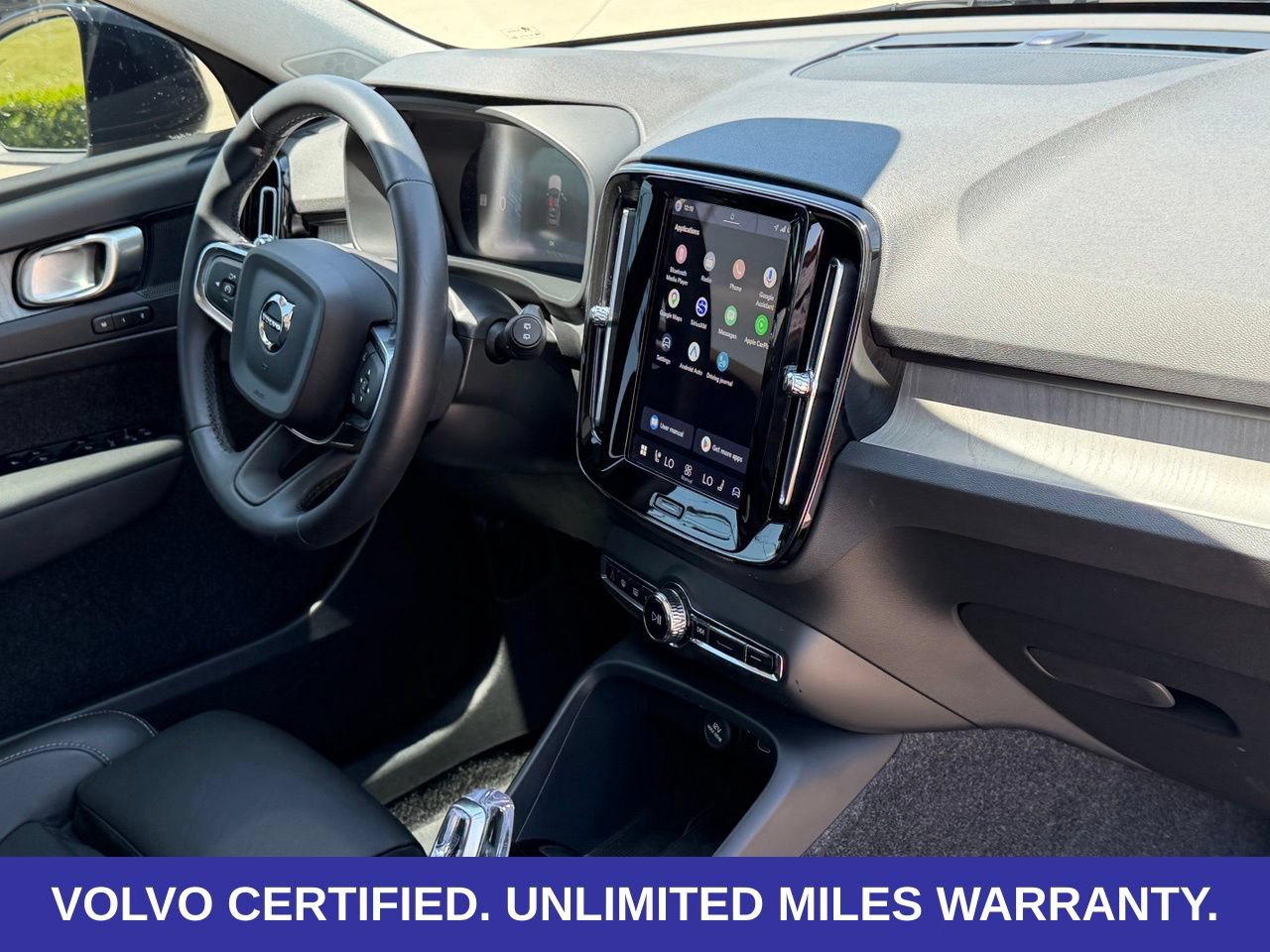 Certified 2026 Volvo XC40 B5 Plus AWD/4WD image 32