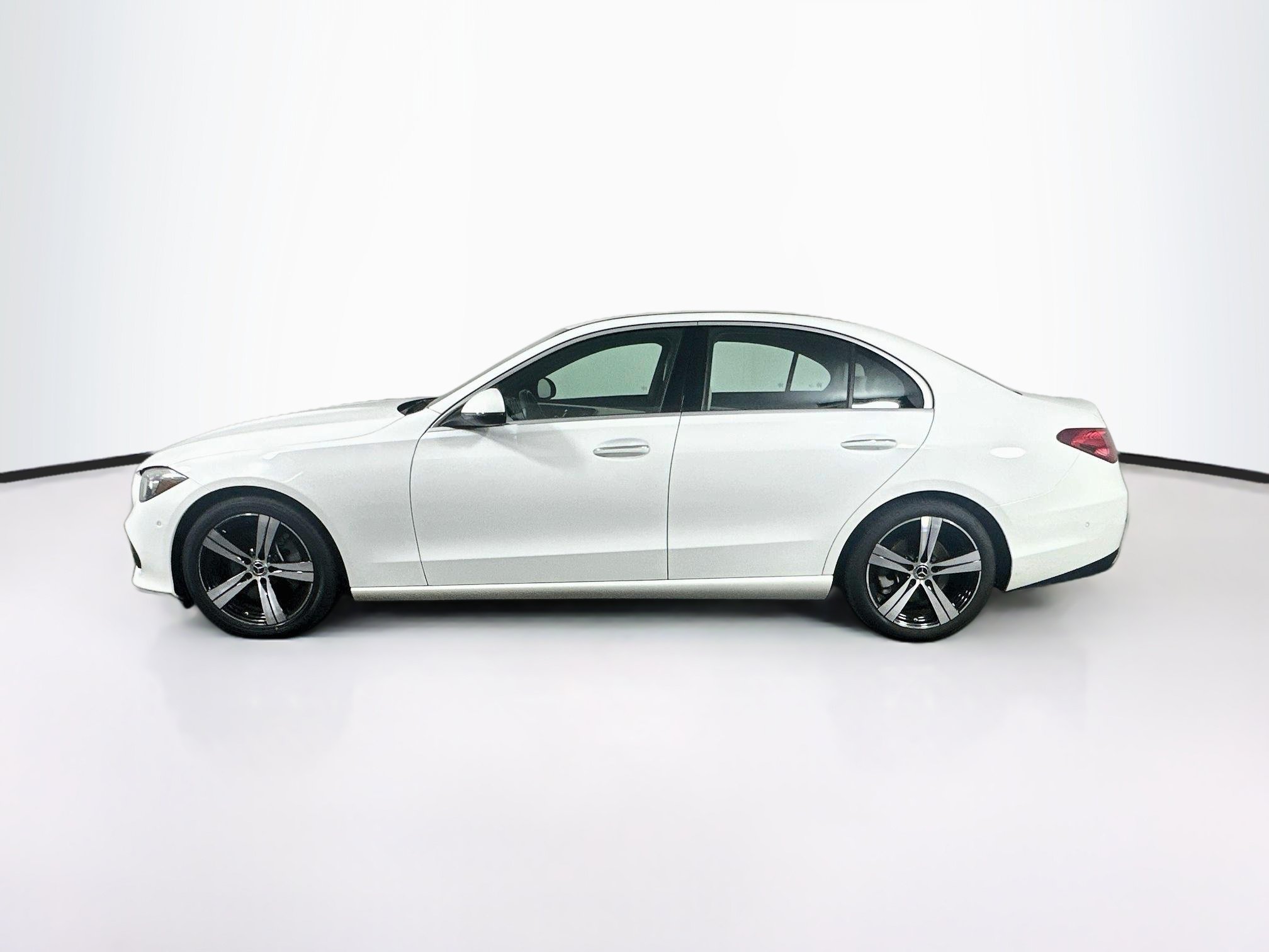 Used 2025 Mercedes-Benz C 300 4MATIC Sedan image 4
