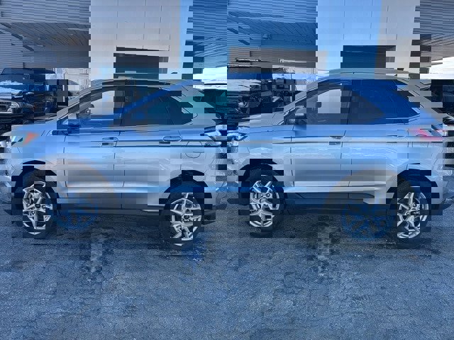 Certified 2024 Ford Edge SEL w/ Convenience Package image 2