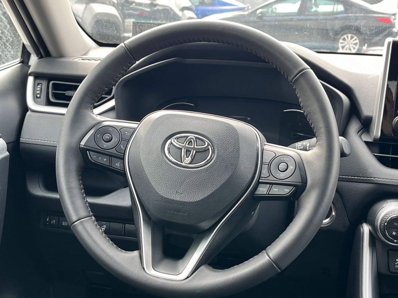 Used 2025 Toyota RAV4 XLE w/ Weather Package image 27