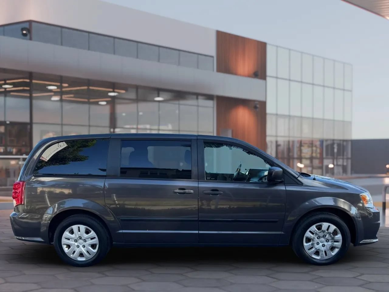 Used 2015 Dodge Grand Caravan American Value Package w/ UConnect Hands-Free Group FWD image 7
