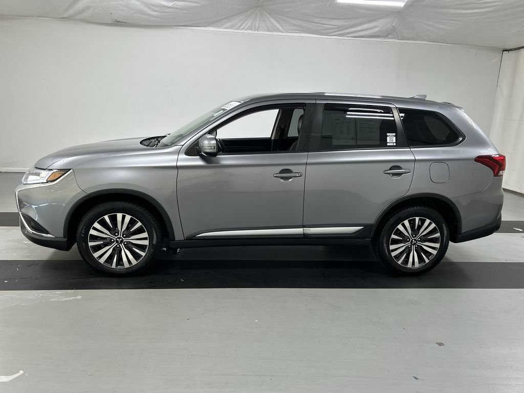 Used 2020 Mitsubishi Outlander SE AWD/4WD image 6