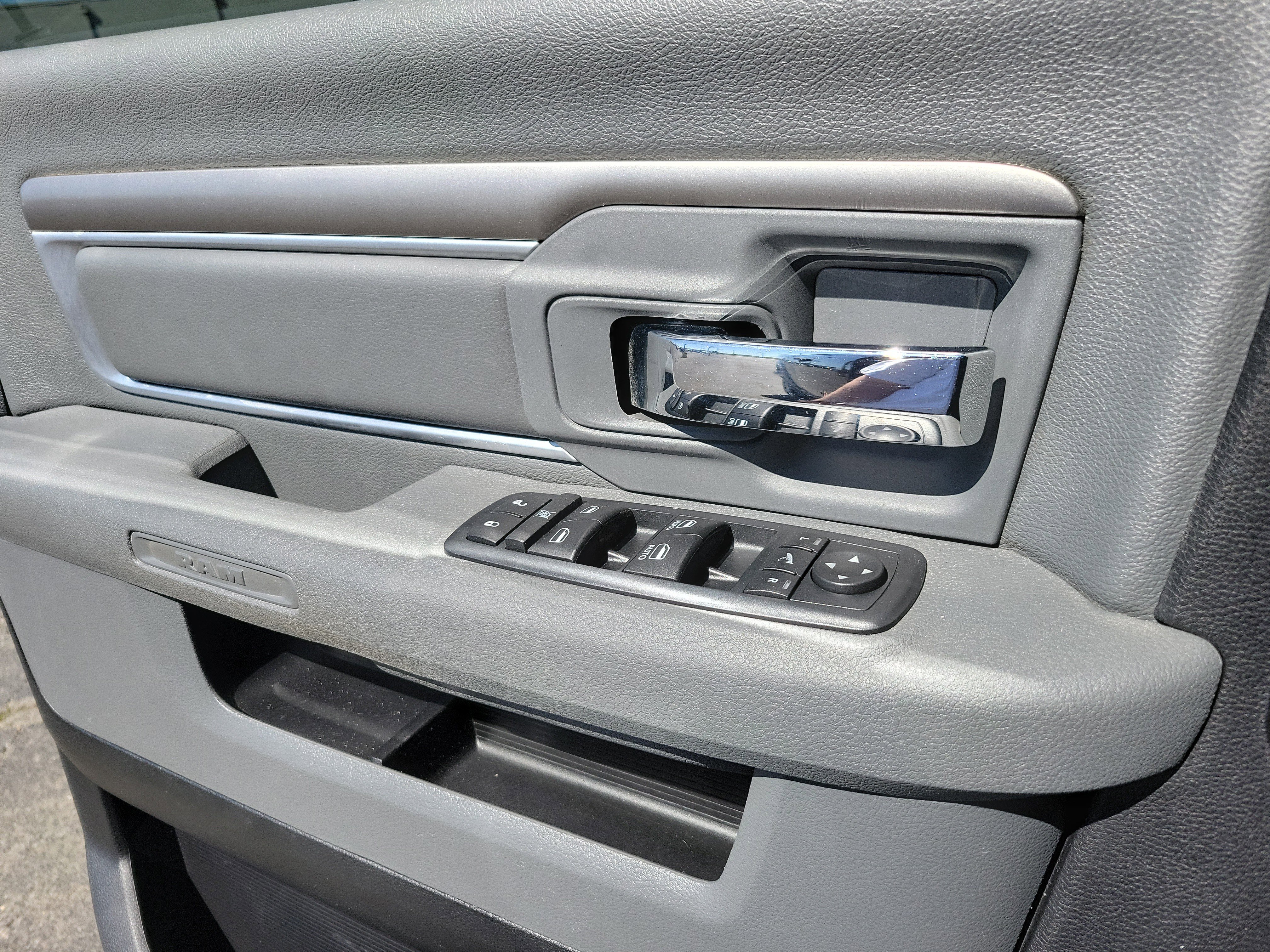 Used 2016 RAM 2500 Outdoorsman image 7