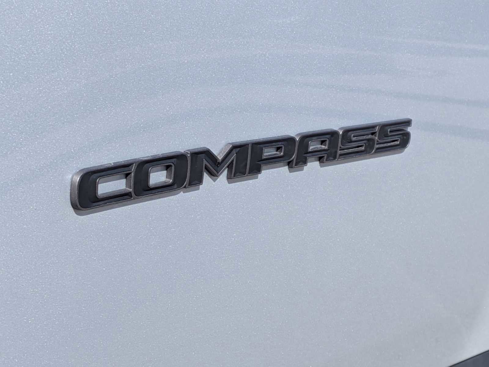 Used 2025 Jeep Compass Limited w/ Sun & Sound Group AWD/4WD image 14