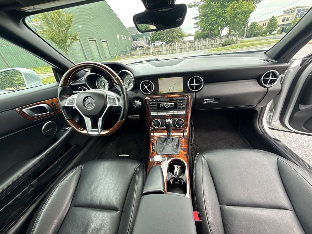 Used 2012 Mercedes-Benz SLK 350 image 17