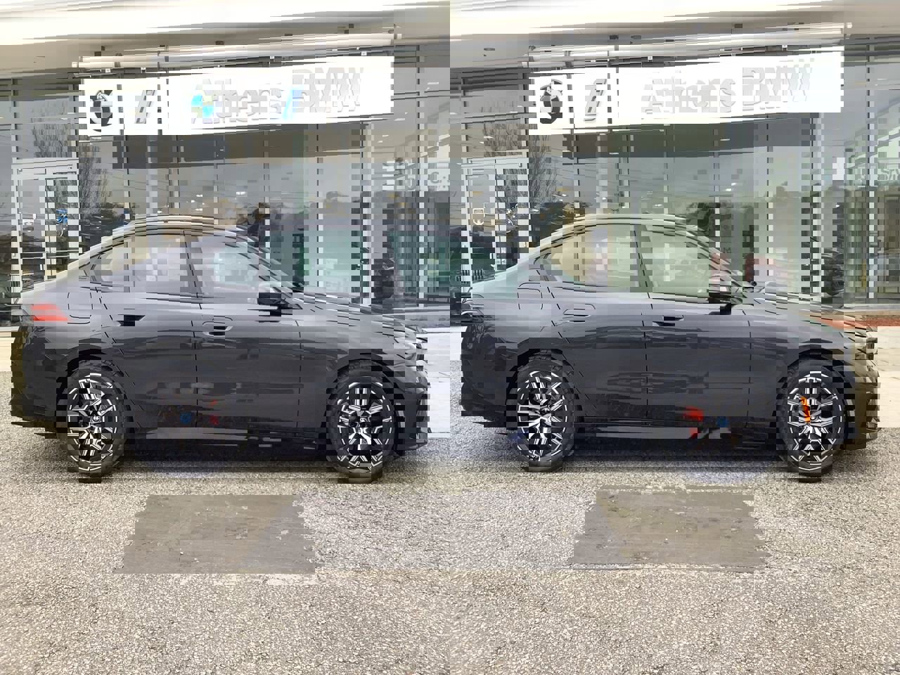 Used 2025 BMW i5 eDrive40i w/ M Sport Package image 9