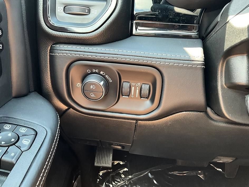 New 2026 RAM 3500 Limited AWD/4WD image 16