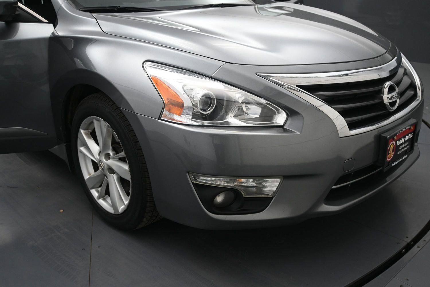 Used 2015 Nissan Altima 2.5 SL w/ Technology Package FWD image 17