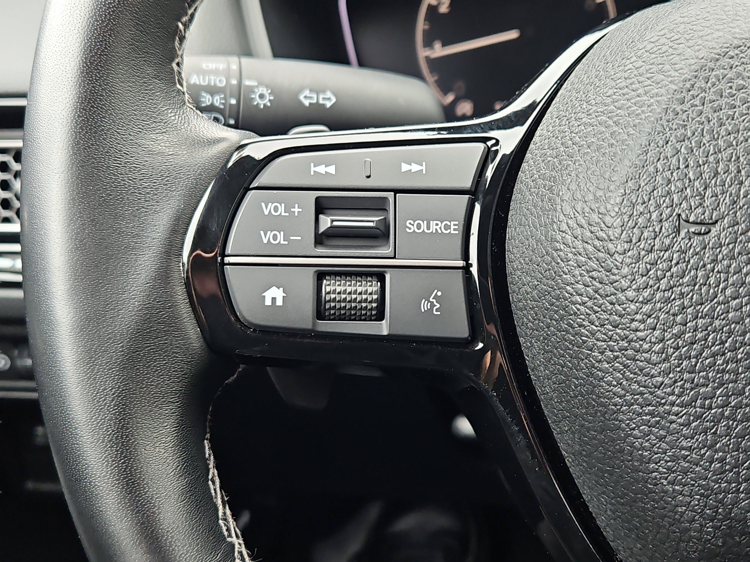 Certified 2025 Honda Civic Sport image 13