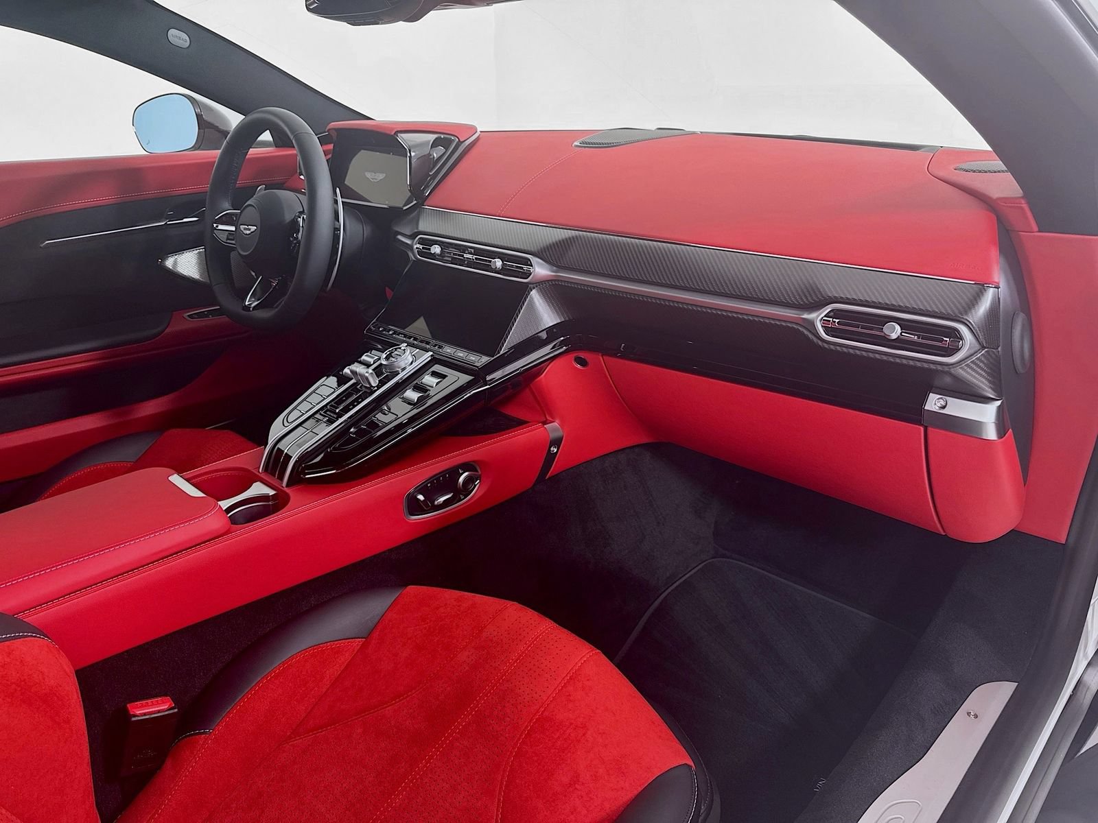 Used 2026 Aston Martin V8 Vantage S RWD image 22