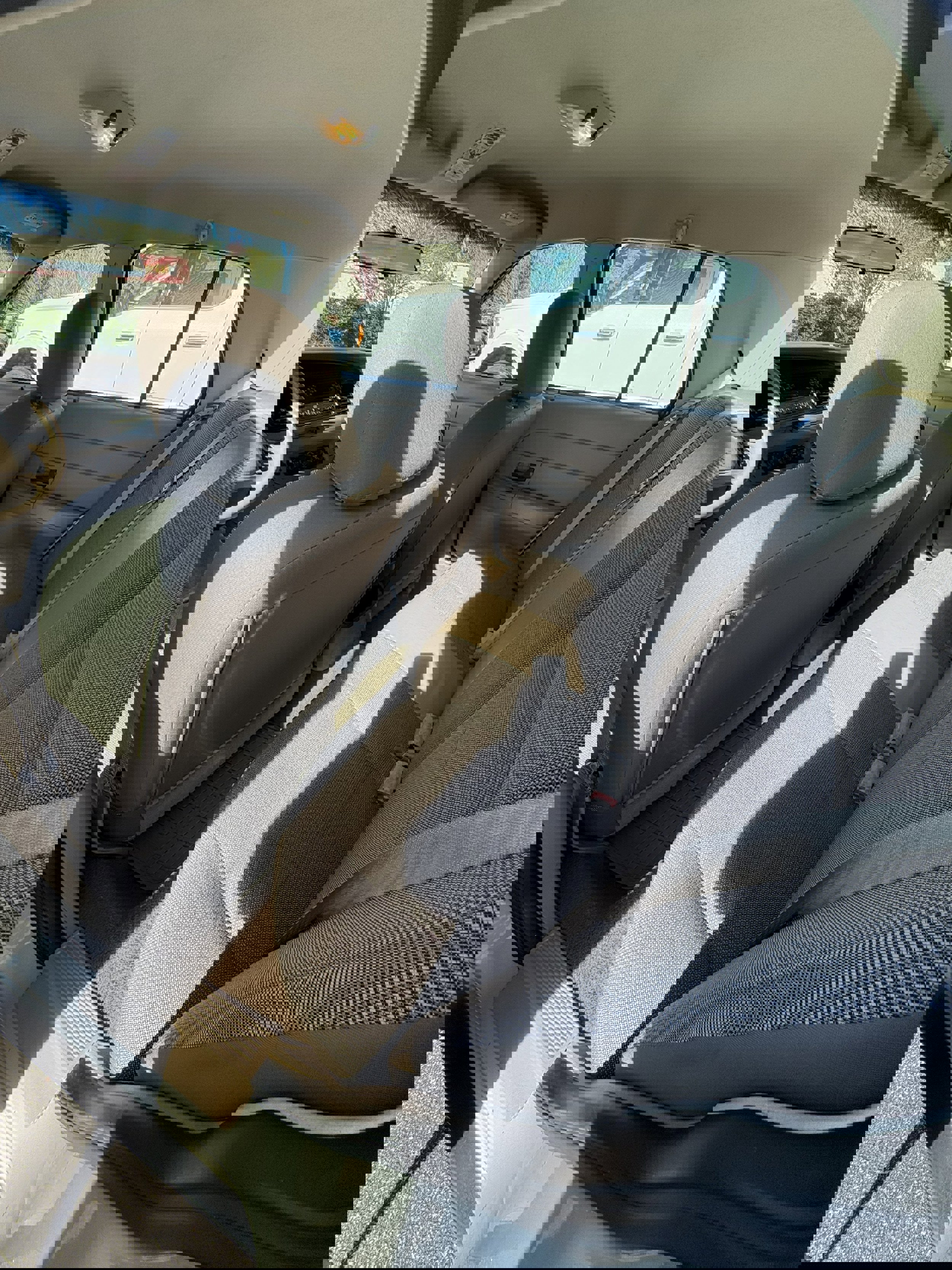 Used 2004 Ford Crown Victoria Police Interceptor image 9