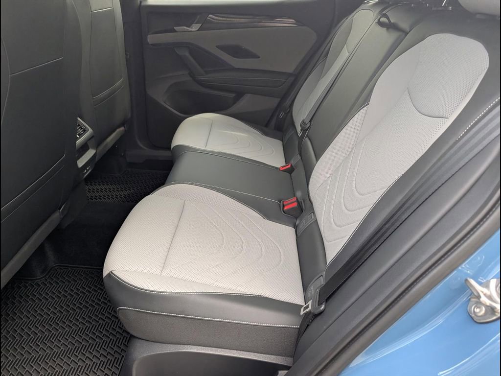 Certified 2025 Volkswagen Tiguan SE R-Line AWD/4WD image 8