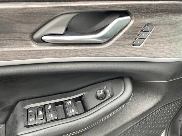 Used 2023 Jeep Grand Cherokee Limited AWD/4WD image 17