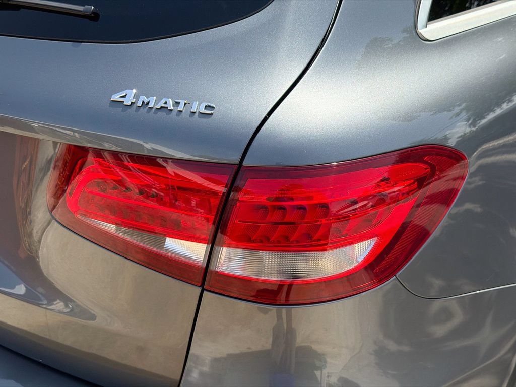 Used 2018 Mercedes-Benz GLC 300 4MATIC w/ Premium Package image 29