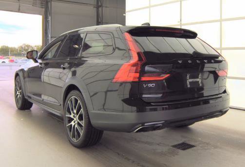 Used 2020 Volvo V90 T6 Cross Country AWD/4WD image 3