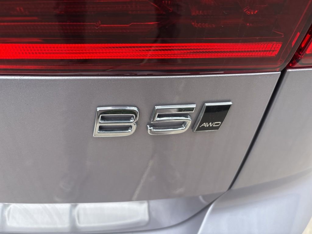 New 2026 Volvo XC60 B5 Plus w/ Protection Package Premier image 9