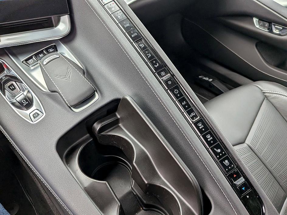 Used 2024 Chevrolet Corvette Stingray Preferred Conv w/ 2LT image 25