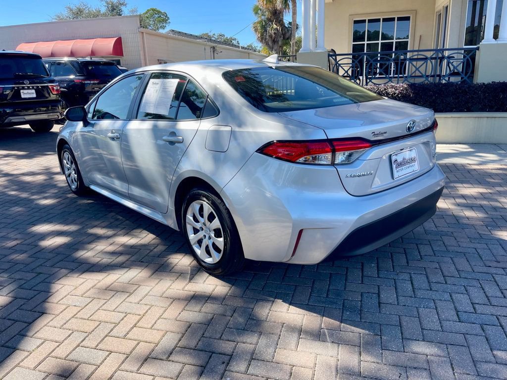 Used 2025 Toyota Corolla LE image 3