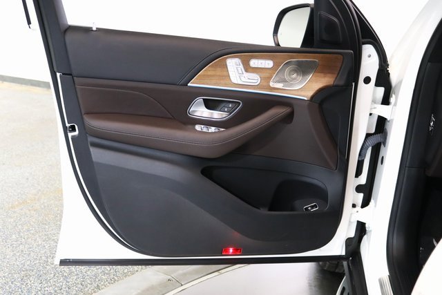 Used 2022 Mercedes-Benz GLS 580 4MATIC image 23