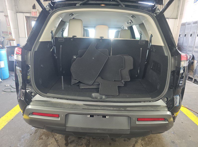 Used 2026 Nissan Pathfinder SL AWD/4WD image 16